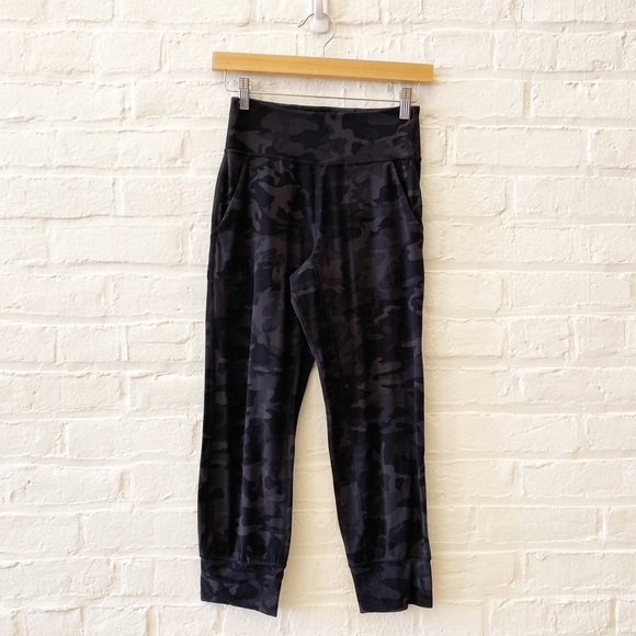 Lululemon || Align Jogger Crop 23" Camo Gray Black 4 - Picture 1 of 8